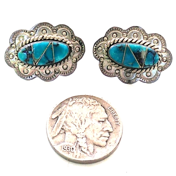 Native American Natural Turquoise Inlay Hand Stamped Scalloped Sterling Silver - Picture 6 of 16